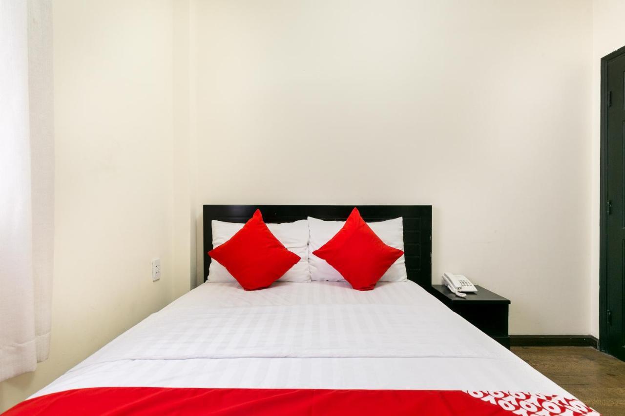 Oyo 438 Small Bay Hotel Ho Chi Minh City Exterior photo