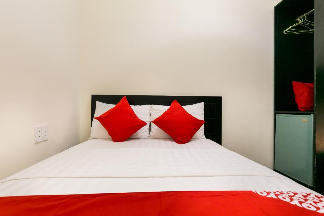 Oyo 438 Small Bay Hotel Ho Chi Minh City Exterior photo